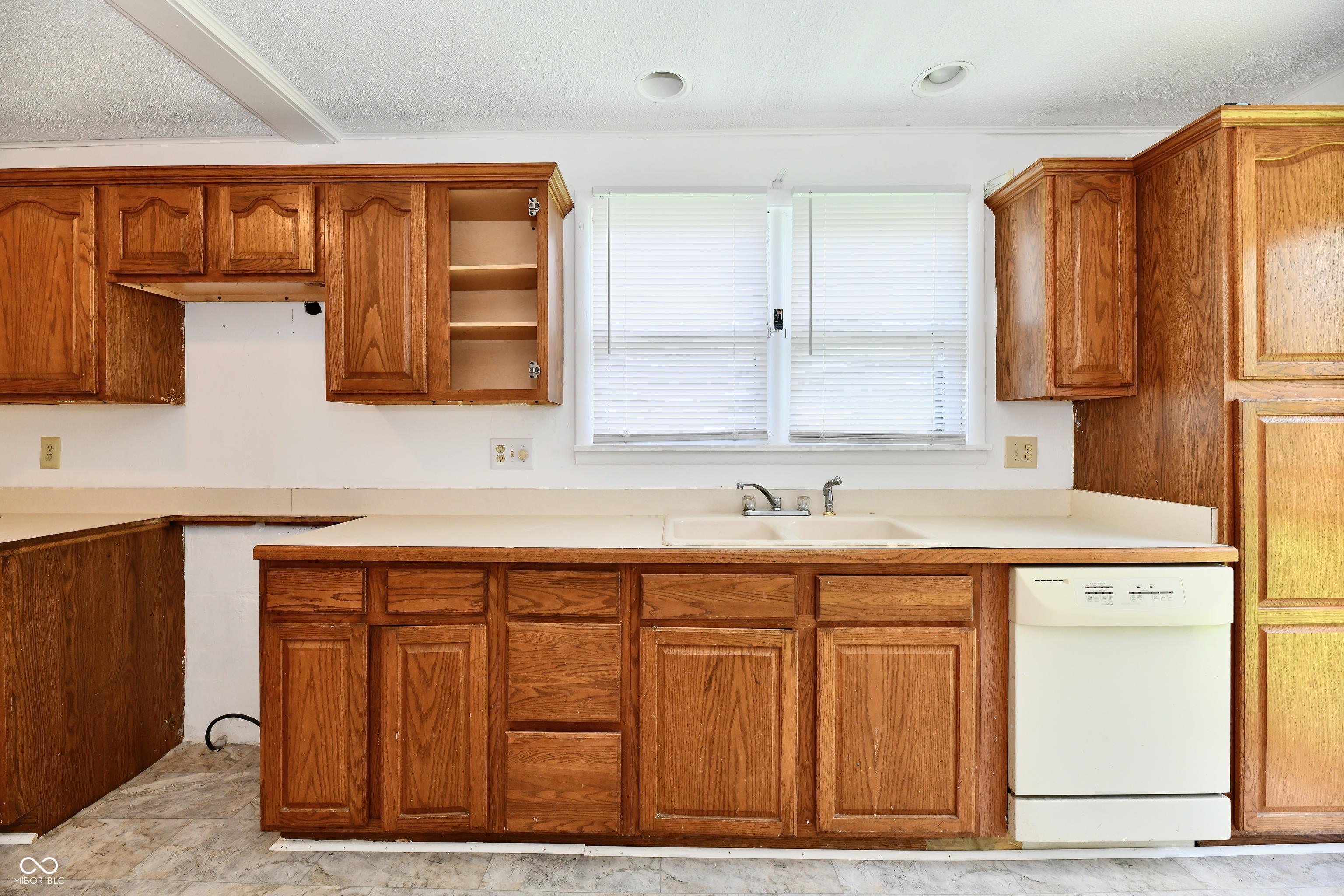 1346 W 27th Street