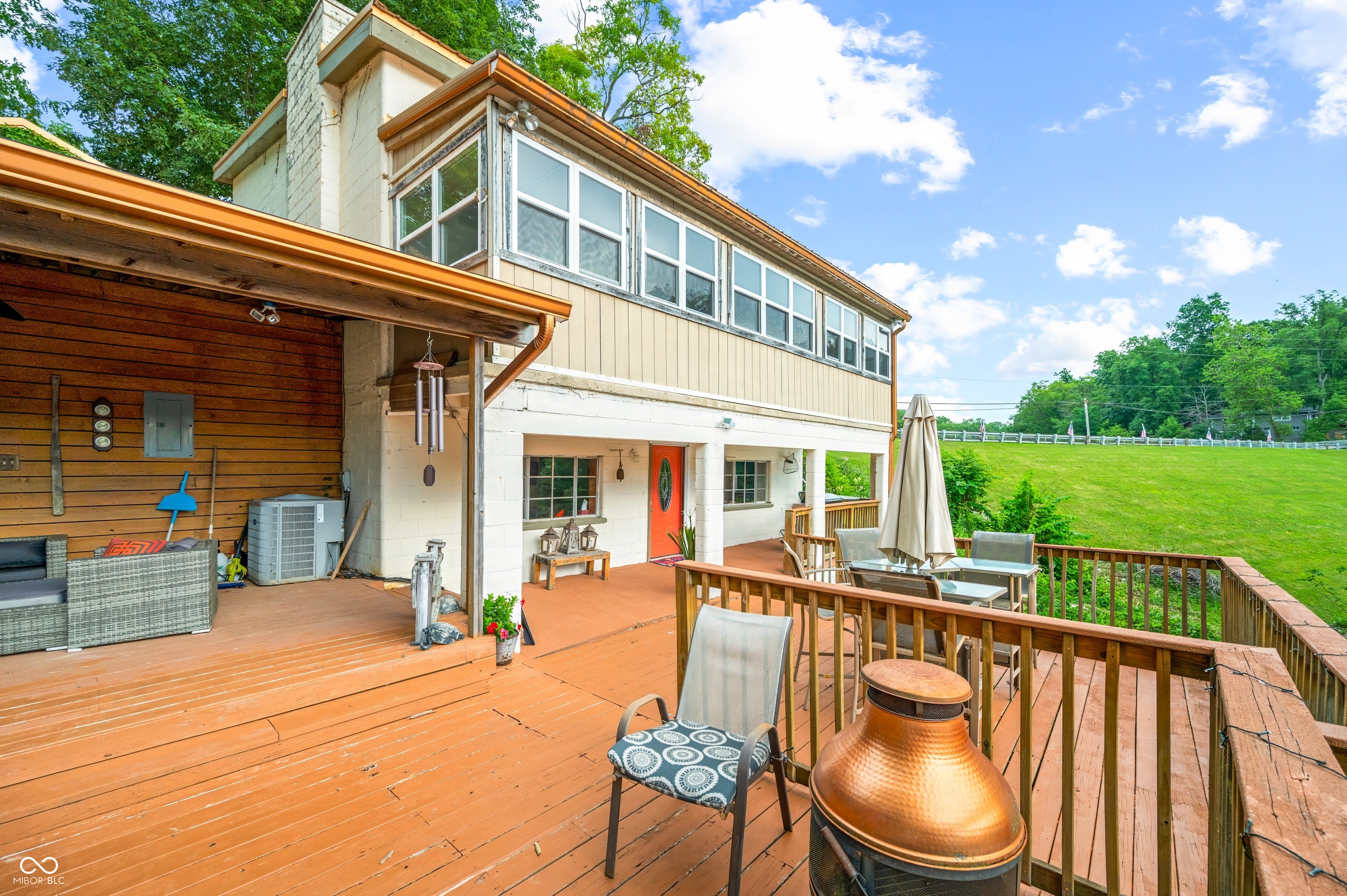 409 W Lakeview Drive