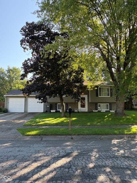 Photo of 1025 Ridgepointe Drive, Indianapolis, IN 46234 (MLS # 22122146)