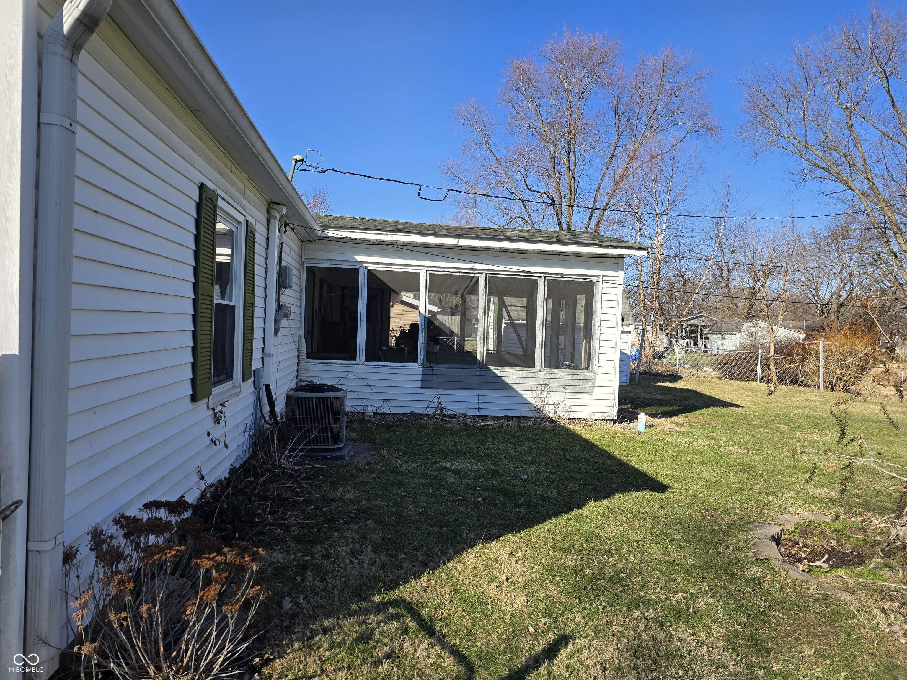 1011 N Michigan Street