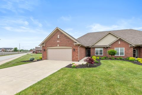 Photo of 2899 Grandview Lane, Greenwood, IN 46143 (MLS # 22100816)