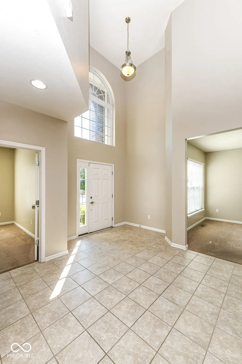 Greenwood, Indiana 46142, United States, 5 Bedrooms Bedrooms, ,4 BathroomsBathrooms,Residential,Active,215912