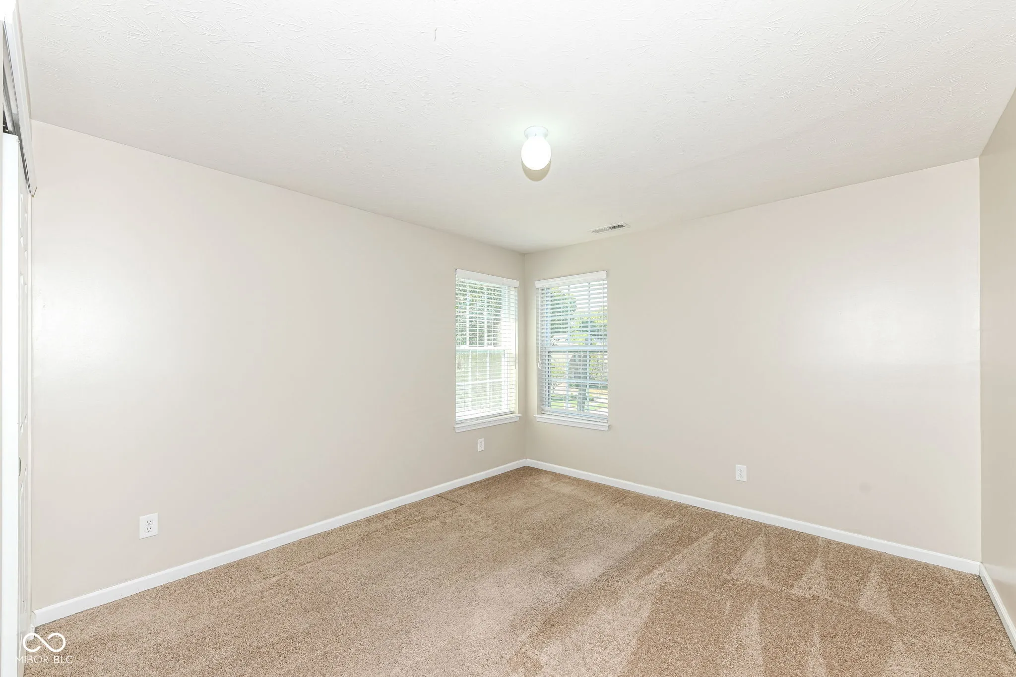 Greenwood, Indiana 46142, United States, 5 Bedrooms Bedrooms, ,4 BathroomsBathrooms,Residential,Active,215912