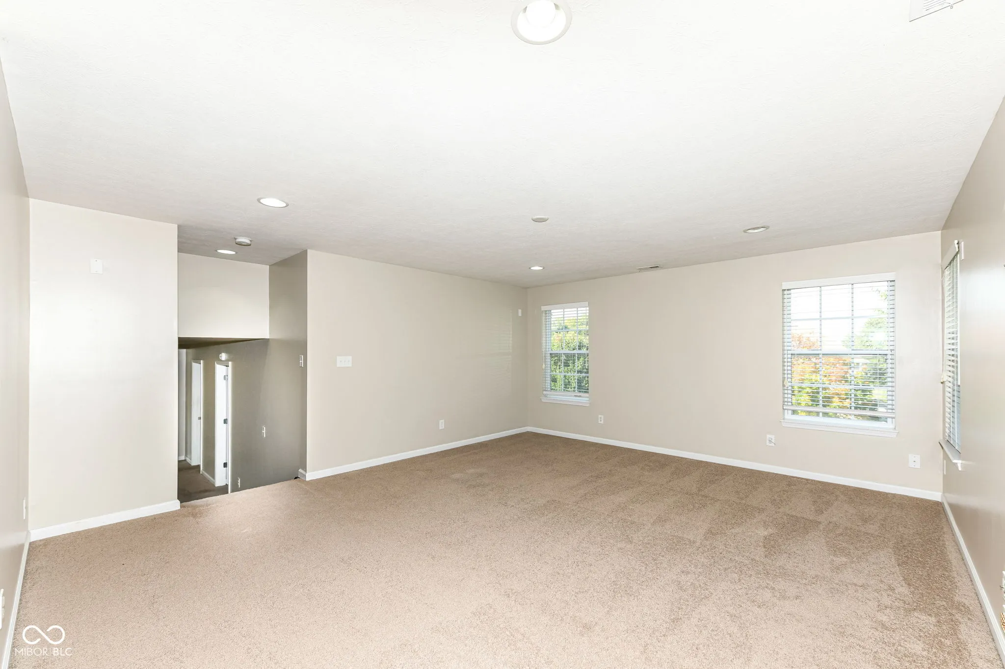 Greenwood, Indiana 46142, United States, 5 Bedrooms Bedrooms, ,4 BathroomsBathrooms,Residential,Active,215912