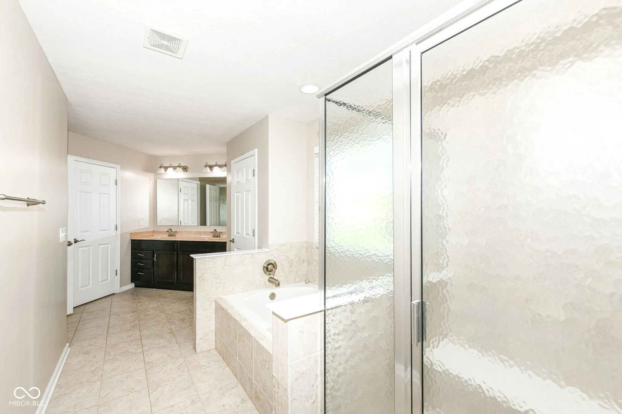 Greenwood, Indiana 46142, United States, 5 Bedrooms Bedrooms, ,4 BathroomsBathrooms,Residential,Active,215912