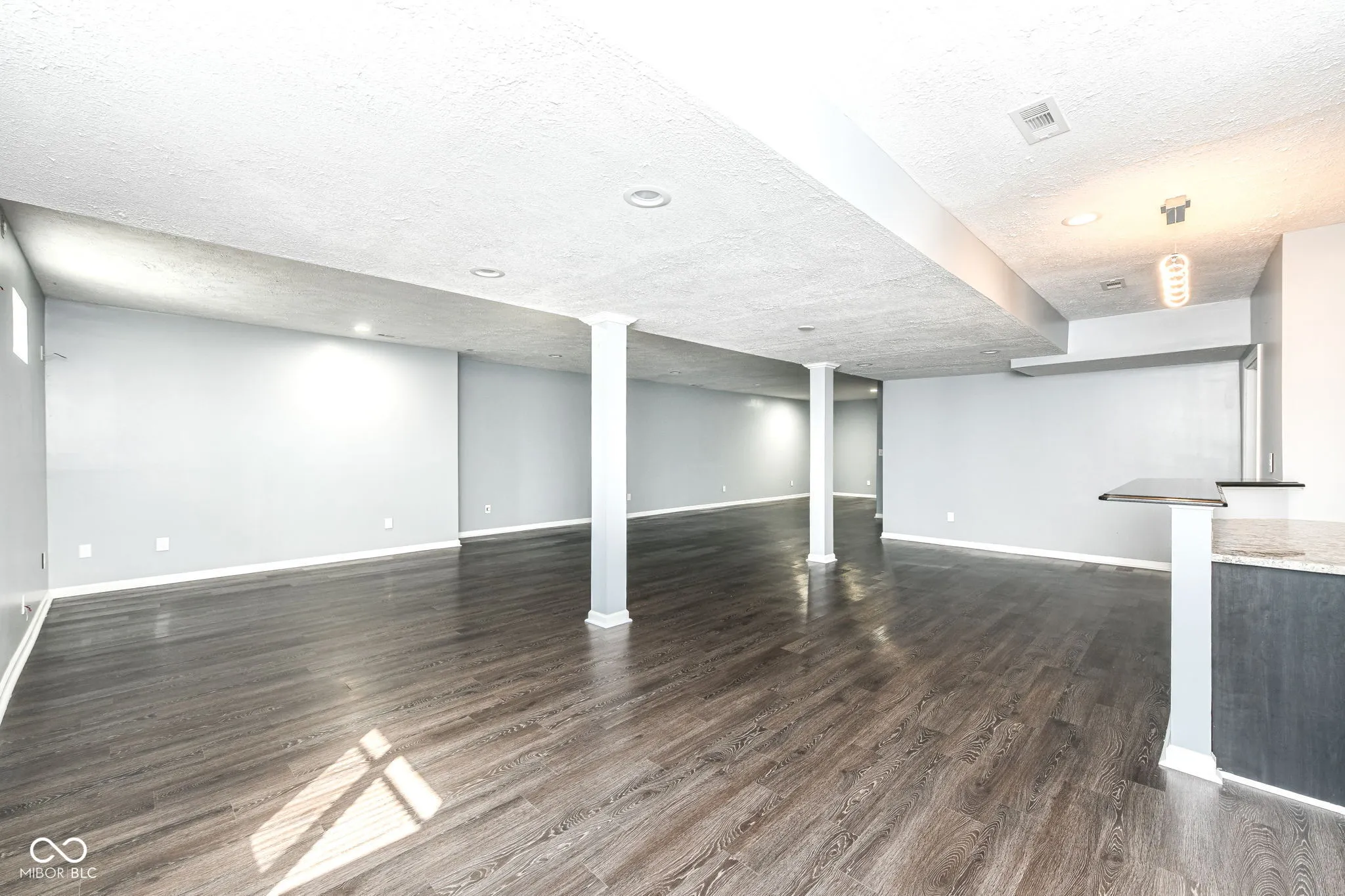 Greenwood, Indiana 46142, United States, 5 Bedrooms Bedrooms, ,4 BathroomsBathrooms,Residential,Active,215912