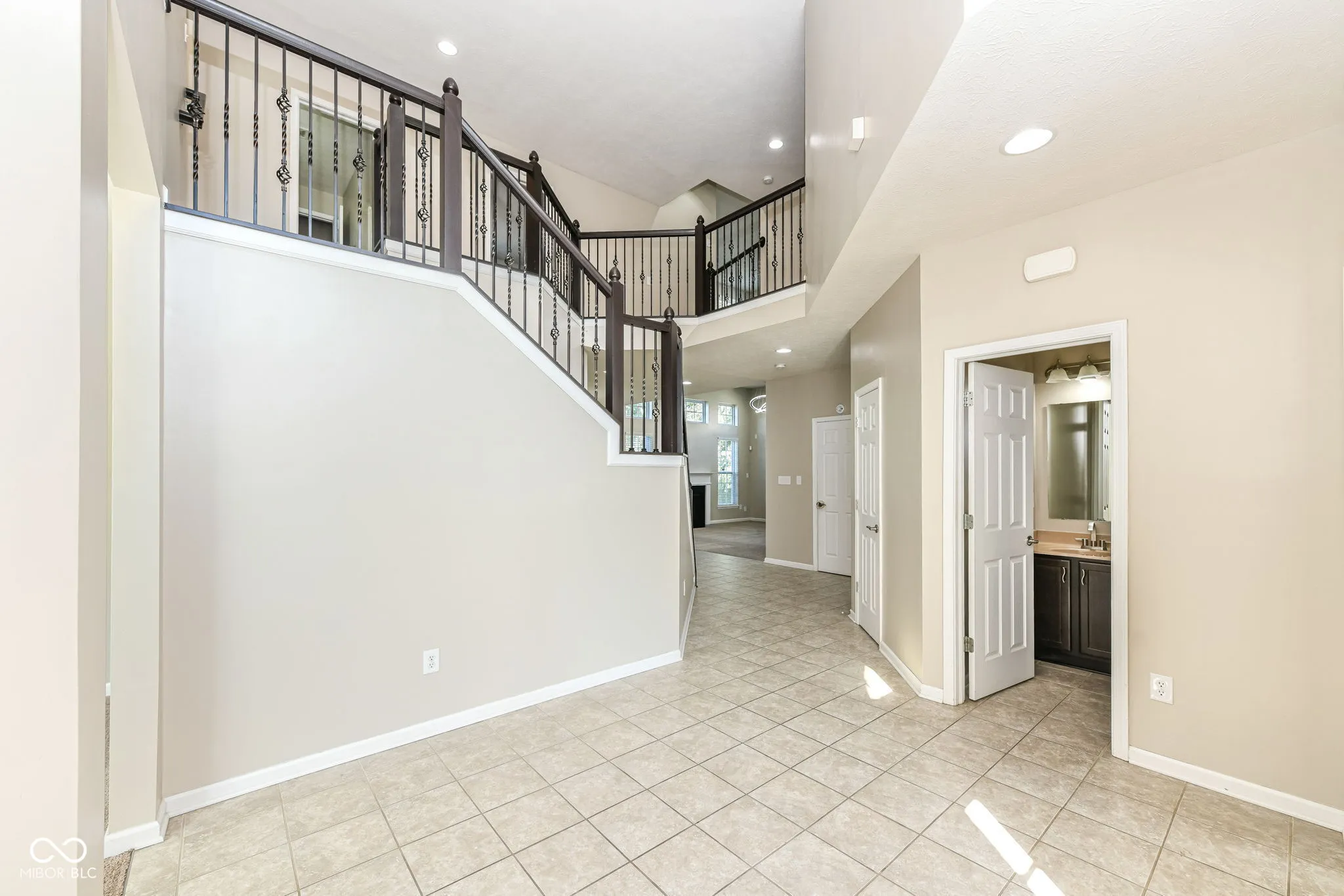 Greenwood, Indiana 46142, United States, 5 Bedrooms Bedrooms, ,4 BathroomsBathrooms,Residential,Active,215912