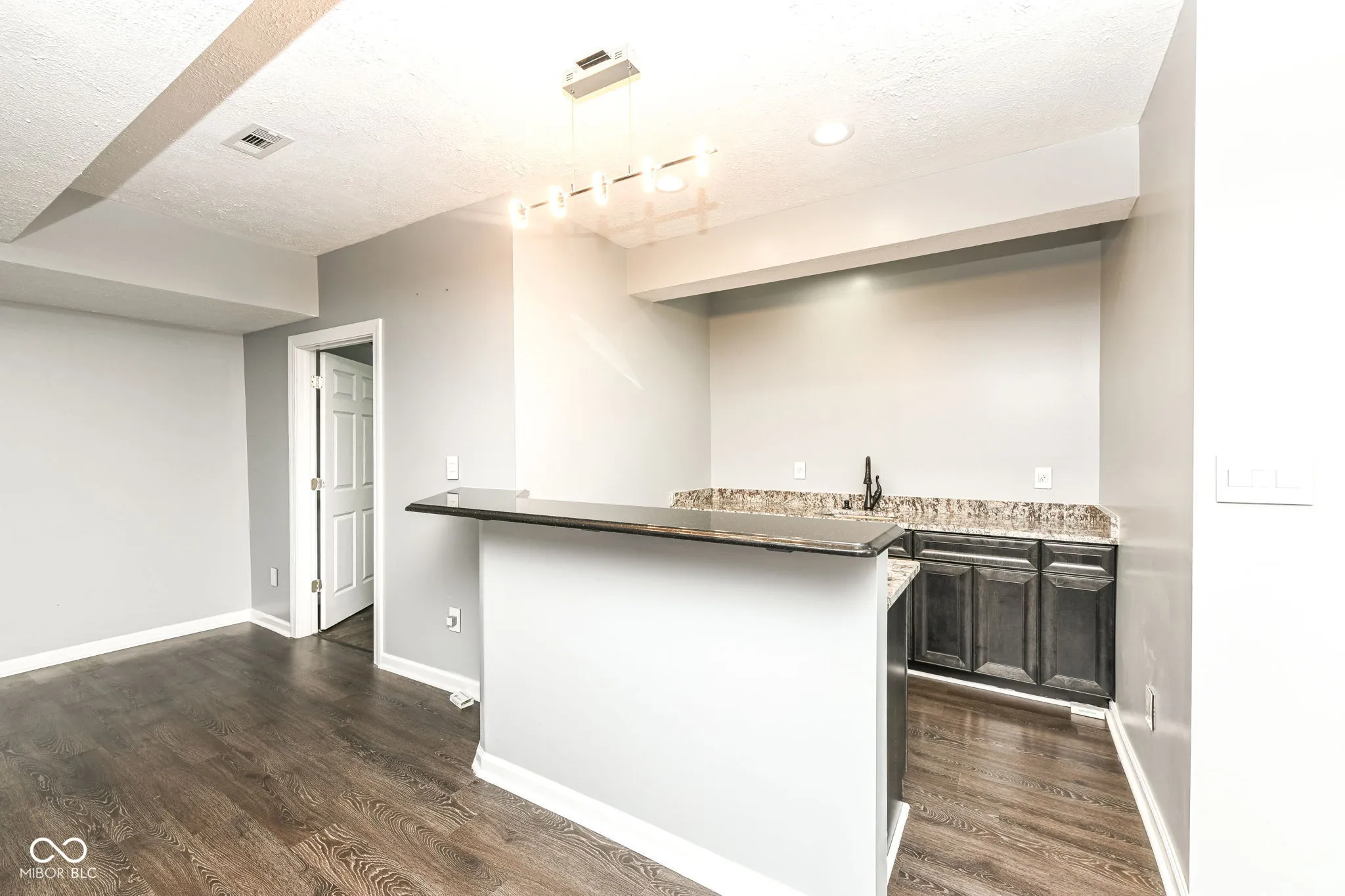 Greenwood, Indiana 46142, United States, 5 Bedrooms Bedrooms, ,4 BathroomsBathrooms,Residential,Active,215912