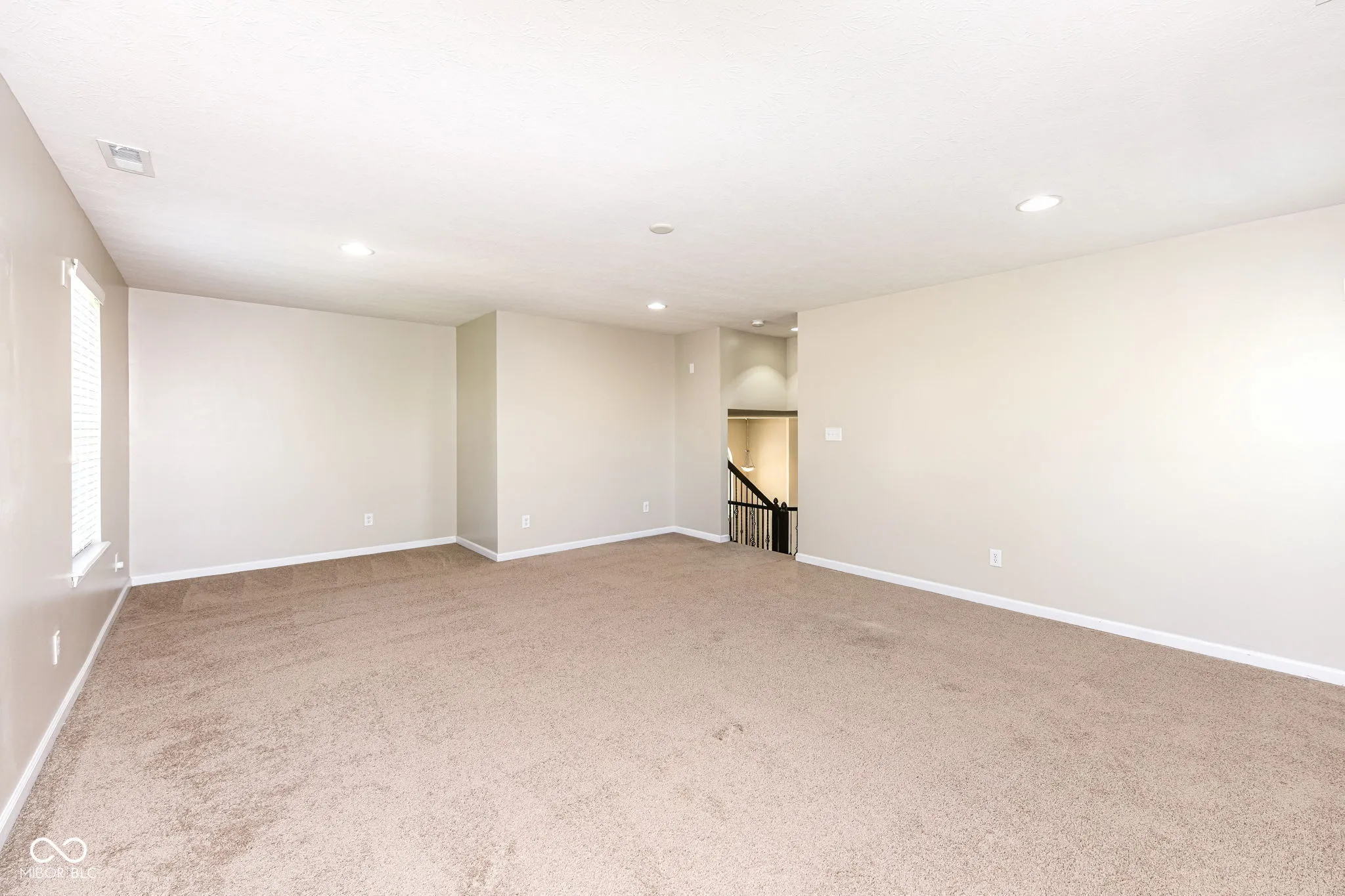 Greenwood, Indiana 46142, United States, 5 Bedrooms Bedrooms, ,4 BathroomsBathrooms,Residential,Active,215912