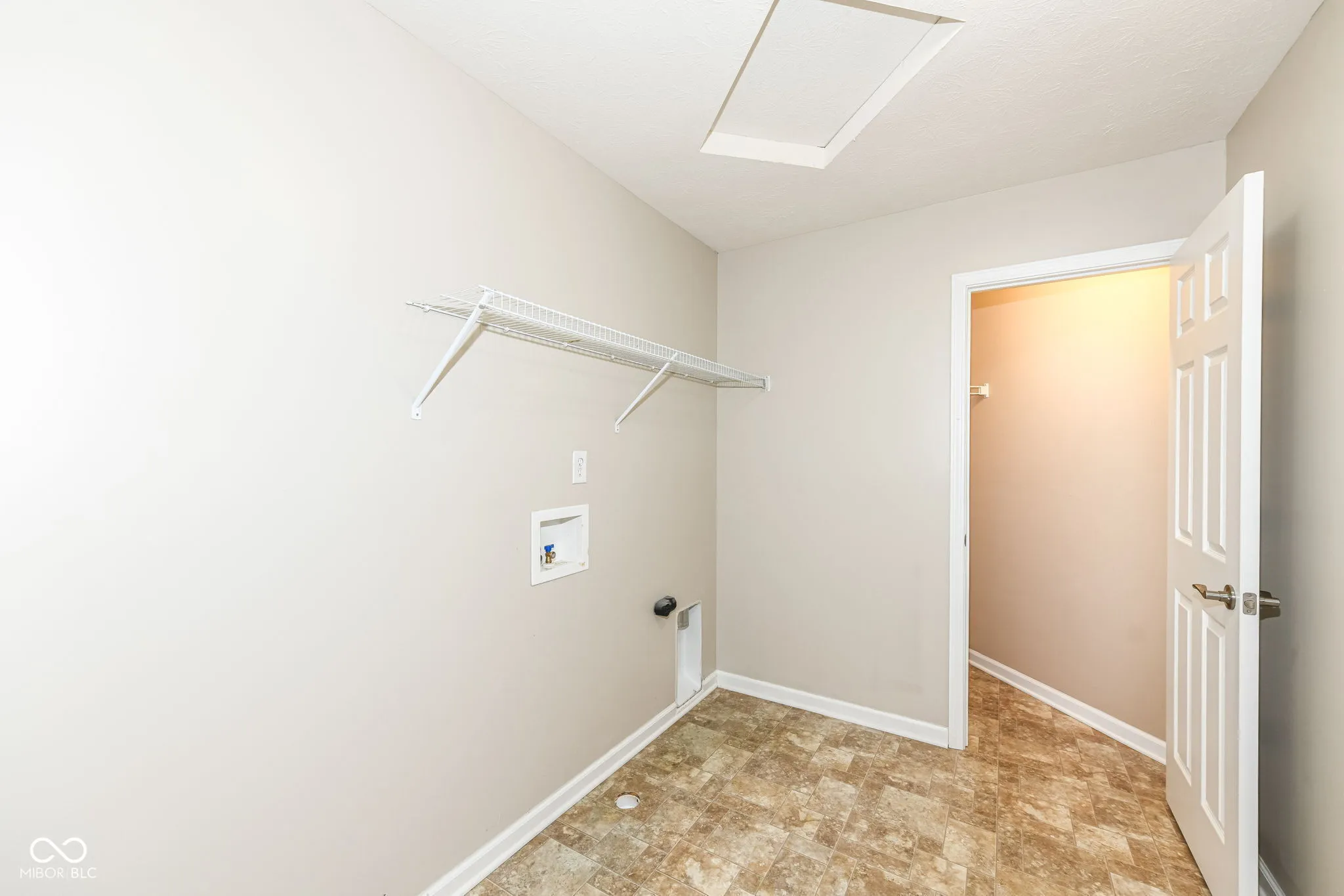 Greenwood, Indiana 46142, United States, 5 Bedrooms Bedrooms, ,4 BathroomsBathrooms,Residential,Active,215912