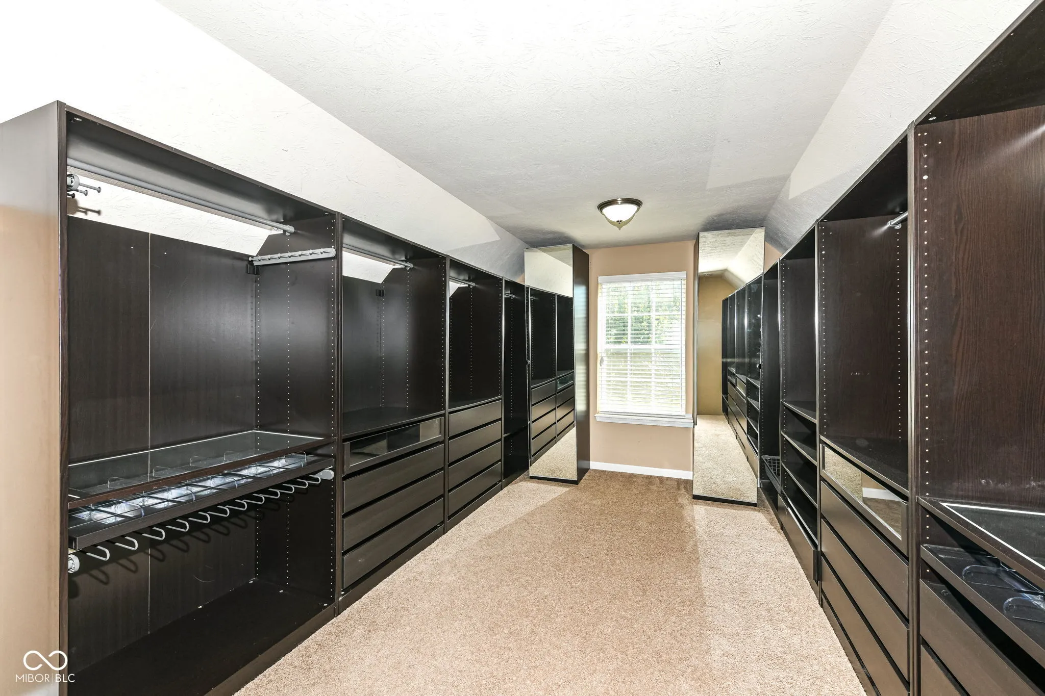 Greenwood, Indiana 46142, United States, 5 Bedrooms Bedrooms, ,4 BathroomsBathrooms,Residential,Active,215912