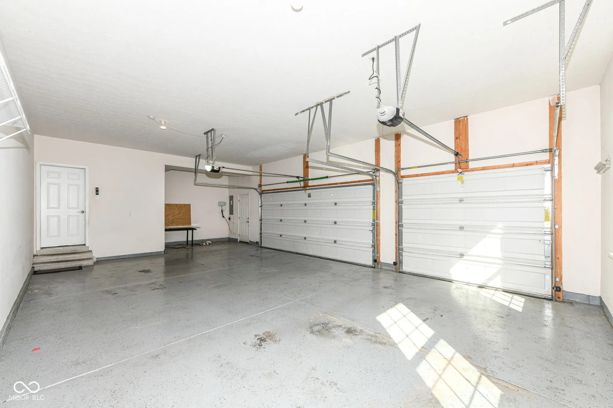 Greenwood, Indiana 46142, United States, 5 Bedrooms Bedrooms, ,4 BathroomsBathrooms,Residential,Active,215912