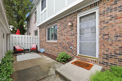 Photo of 362 Carmelaire Court, Carmel, IN 46032 (MLS # 22098753)