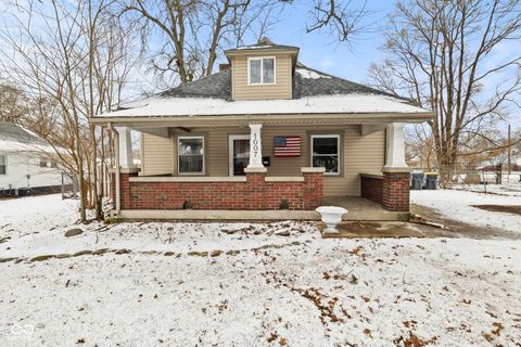 Photo of 1007 Chestnut Street, Anderson, IN 46012 (MLS # 22075924)