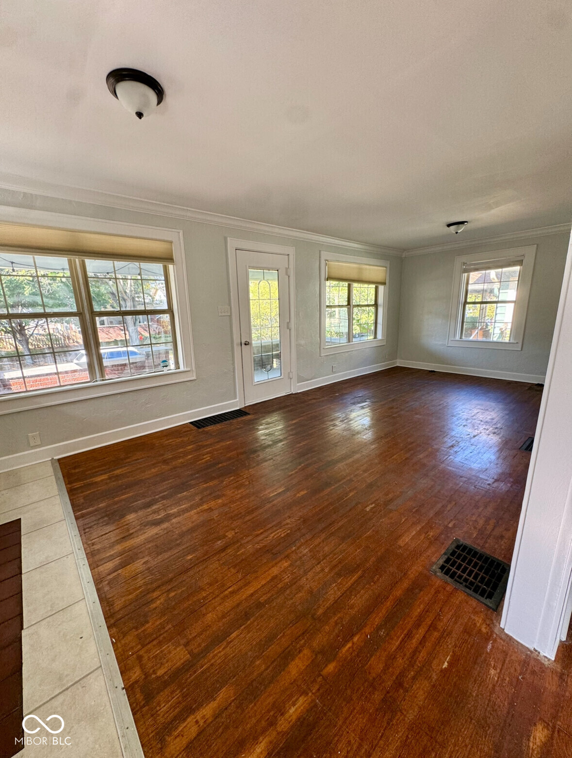 33 N Ridgeview Drive