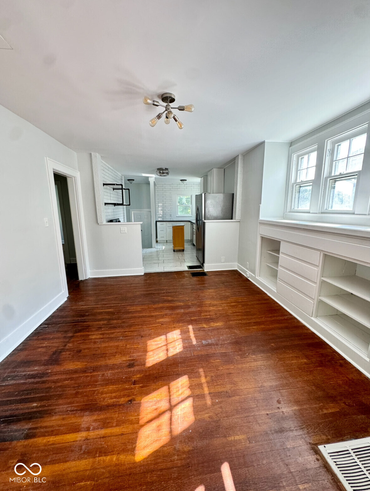 33 N Ridgeview Drive