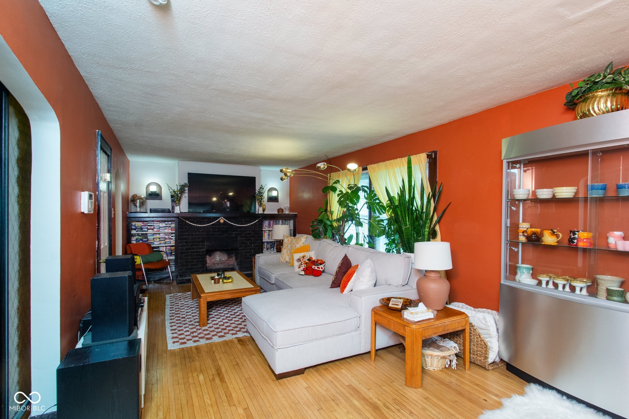 833 N Chester Avenue