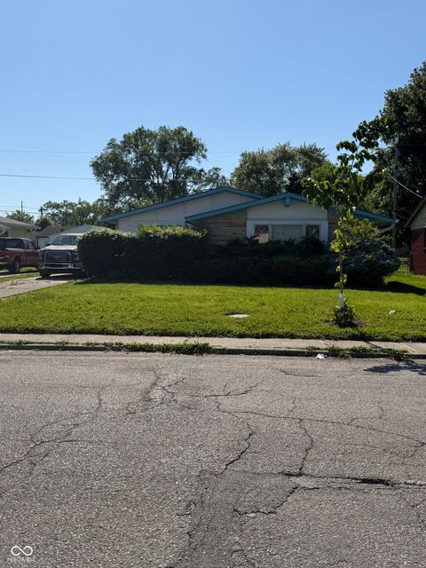 Photo of 2526 Hillside Avenue, Indianapolis, IN 46218 (MLS # 22103805)
