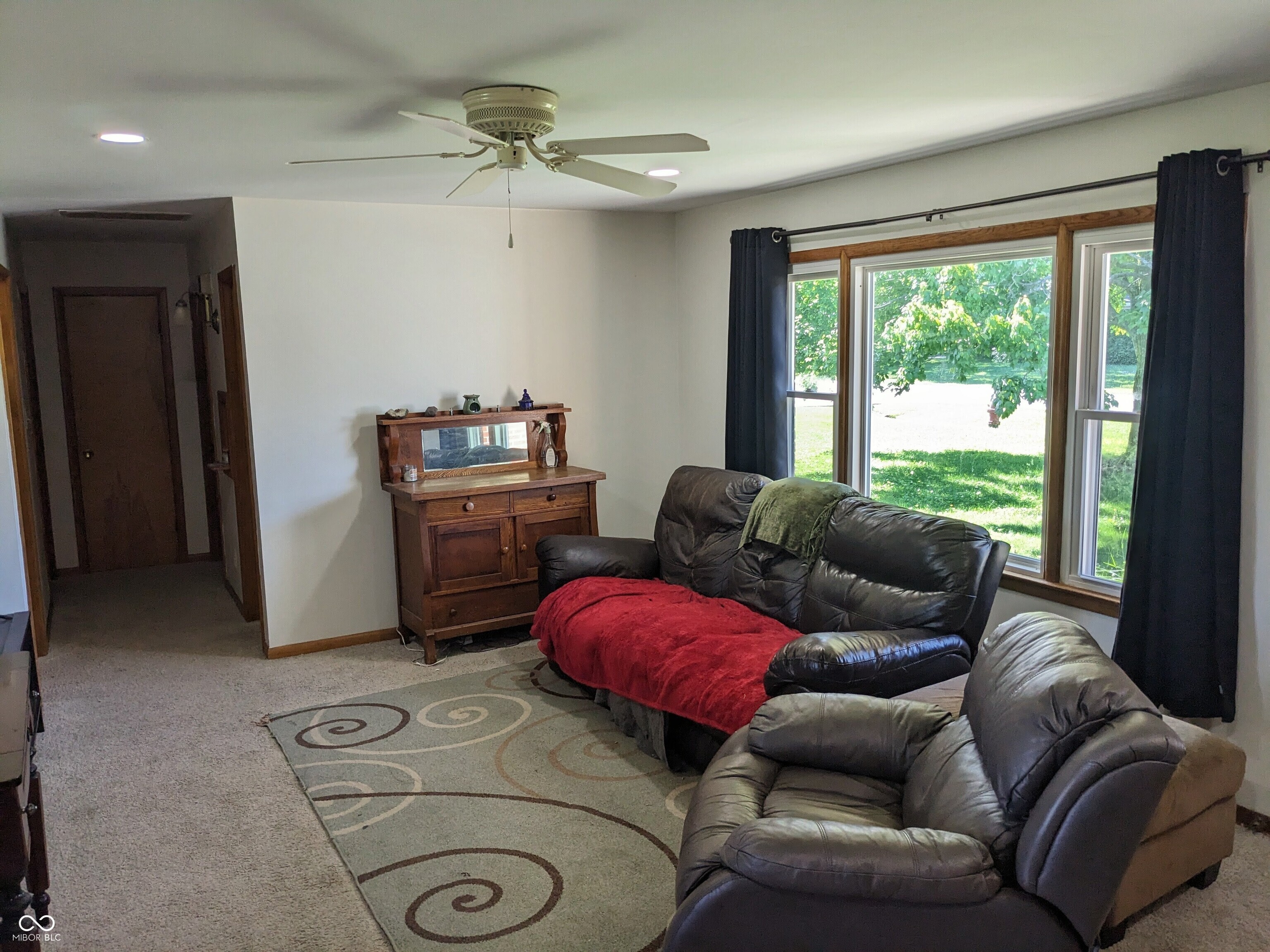 216 E 49th Street
