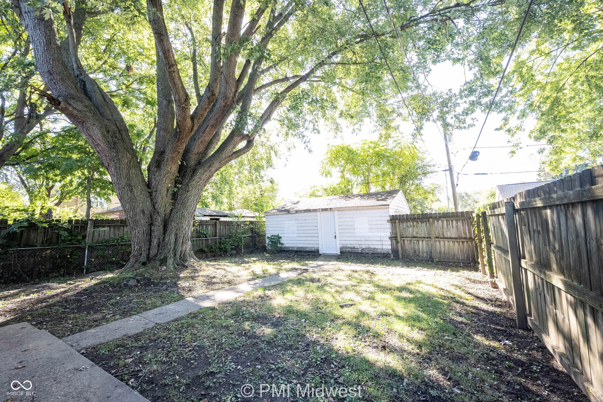 2919 E New York Street