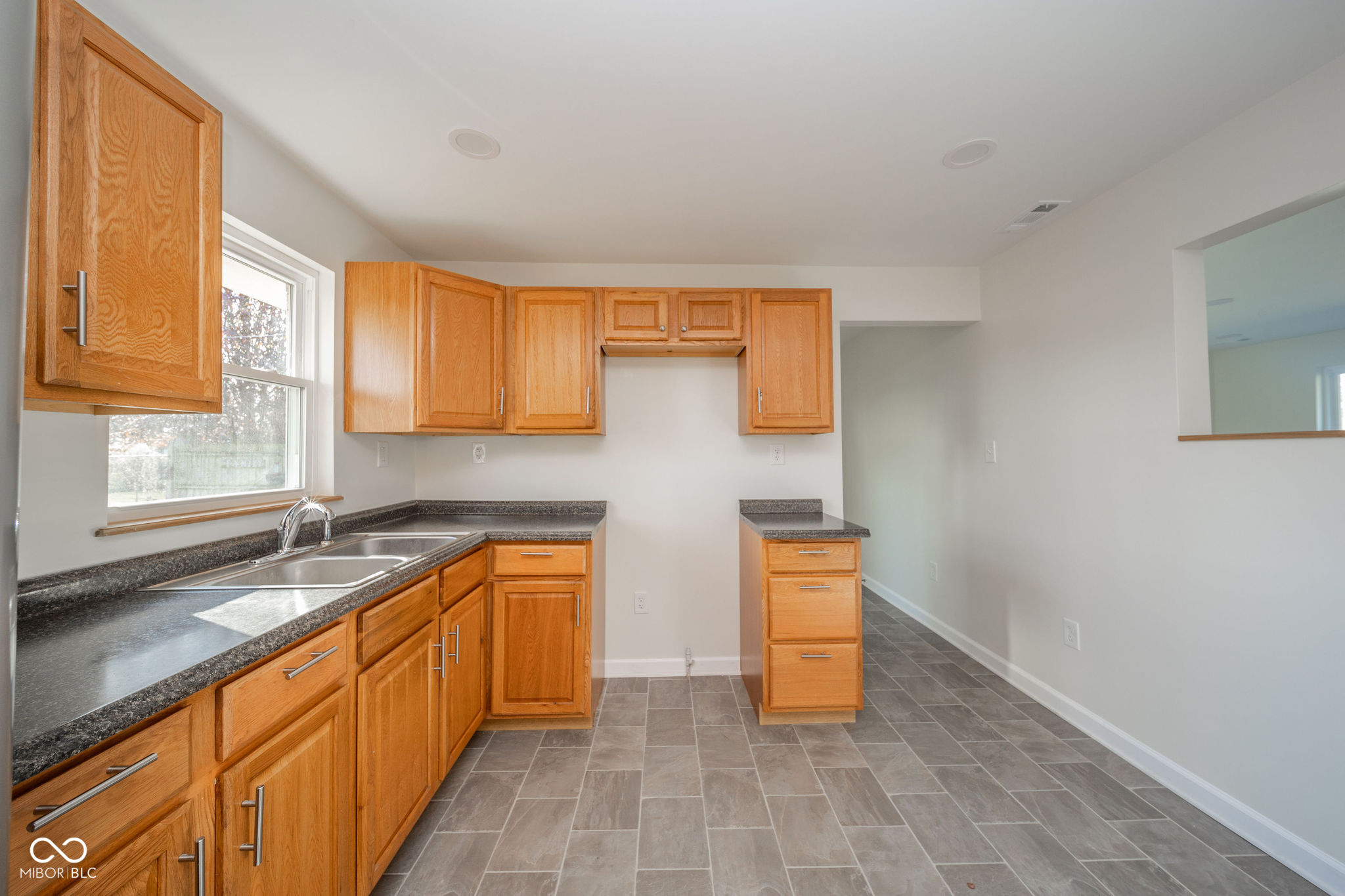 Anderson, Indiana 46012, United States, 3 Bedrooms Bedrooms, ,2 BathroomsBathrooms,Residential,Active,27235