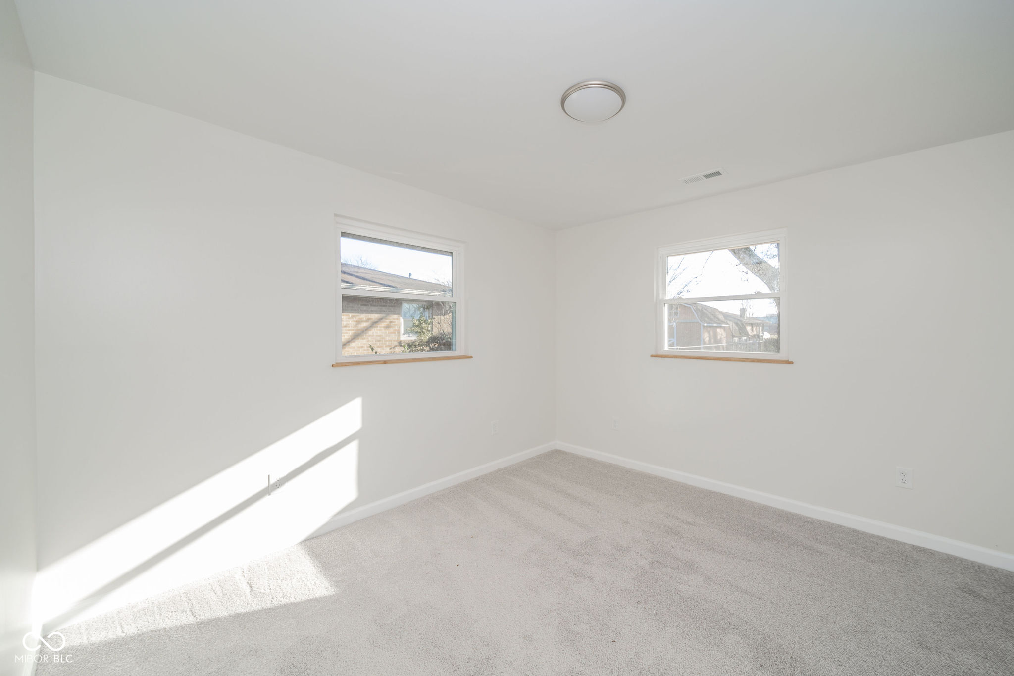 Anderson, Indiana 46012, United States, 3 Bedrooms Bedrooms, ,2 BathroomsBathrooms,Residential,Active,27235