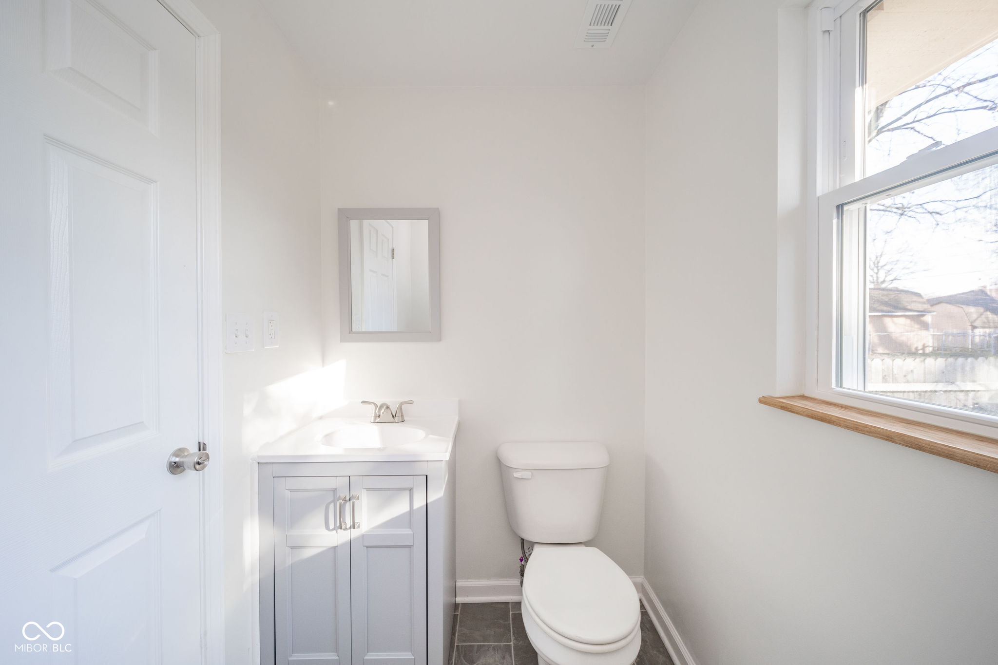 Anderson, Indiana 46012, United States, 3 Bedrooms Bedrooms, ,2 BathroomsBathrooms,Residential,Active,27235