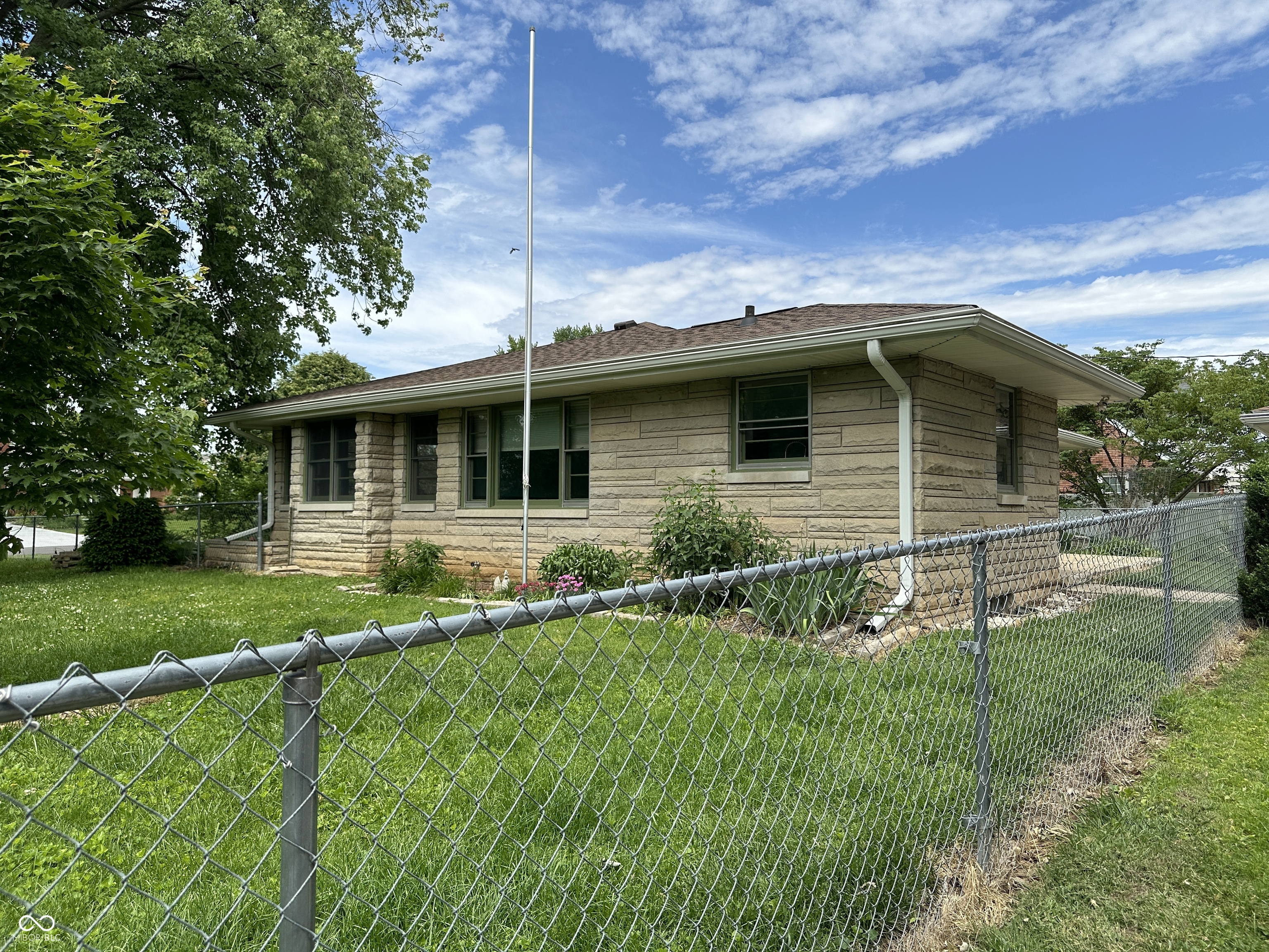 3315 Hillcrest Drive