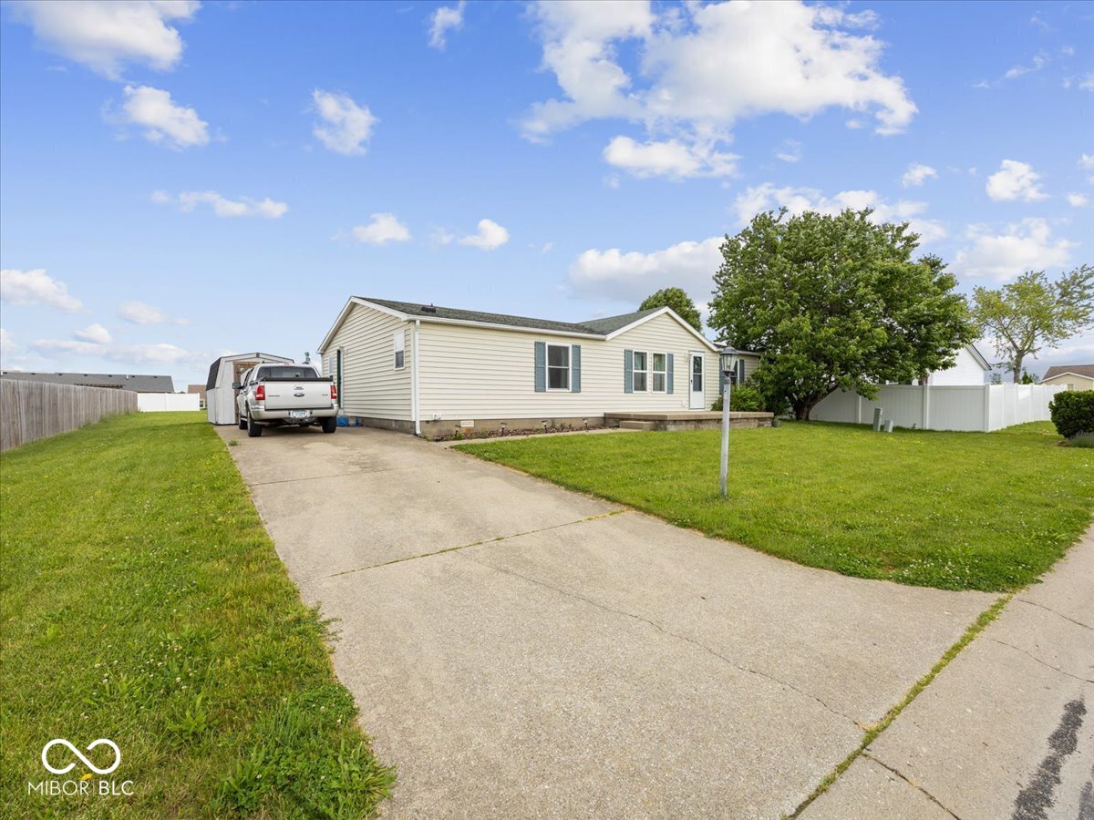 1614 W Meyer Lane