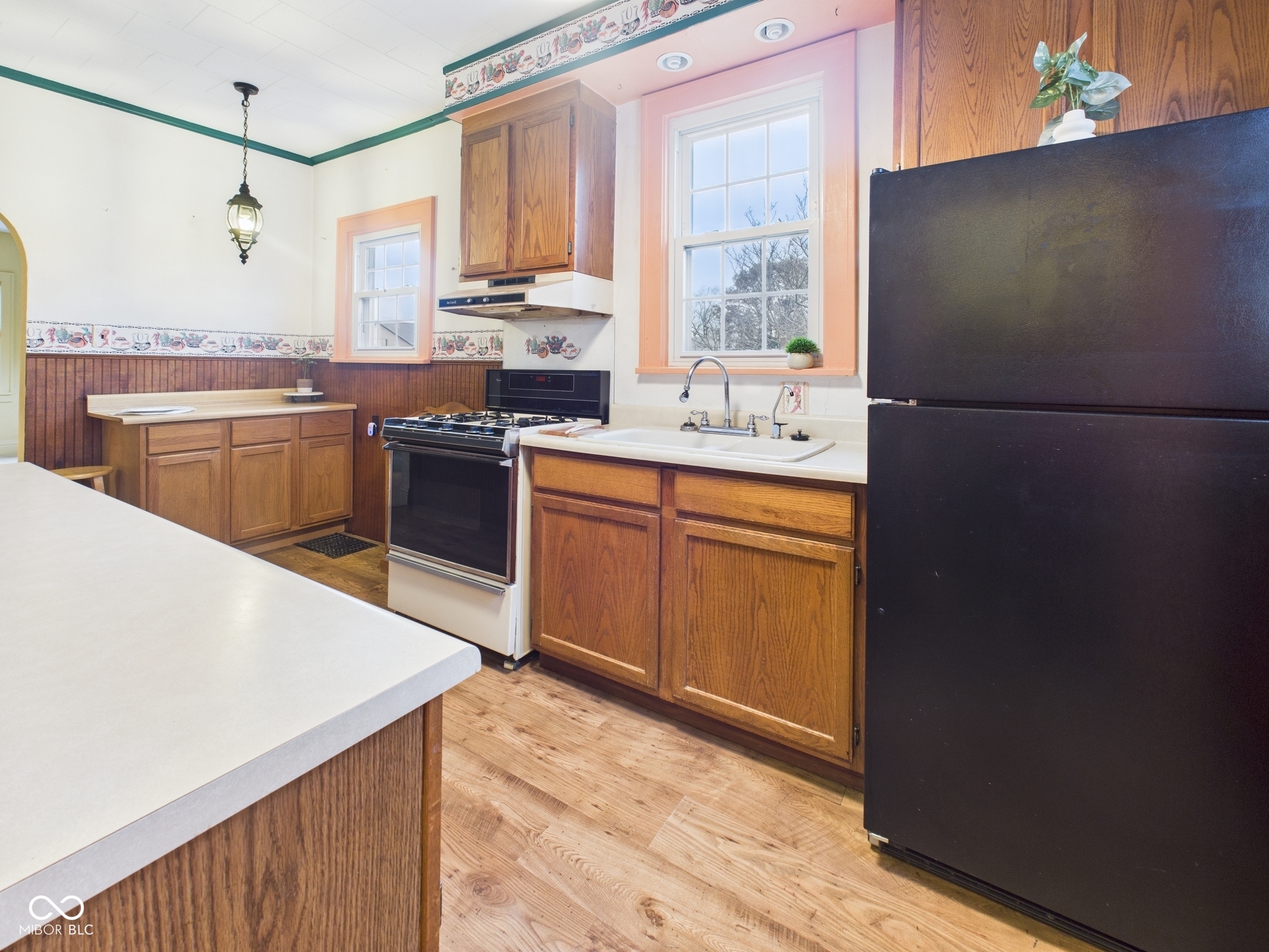 201 E 38th Street