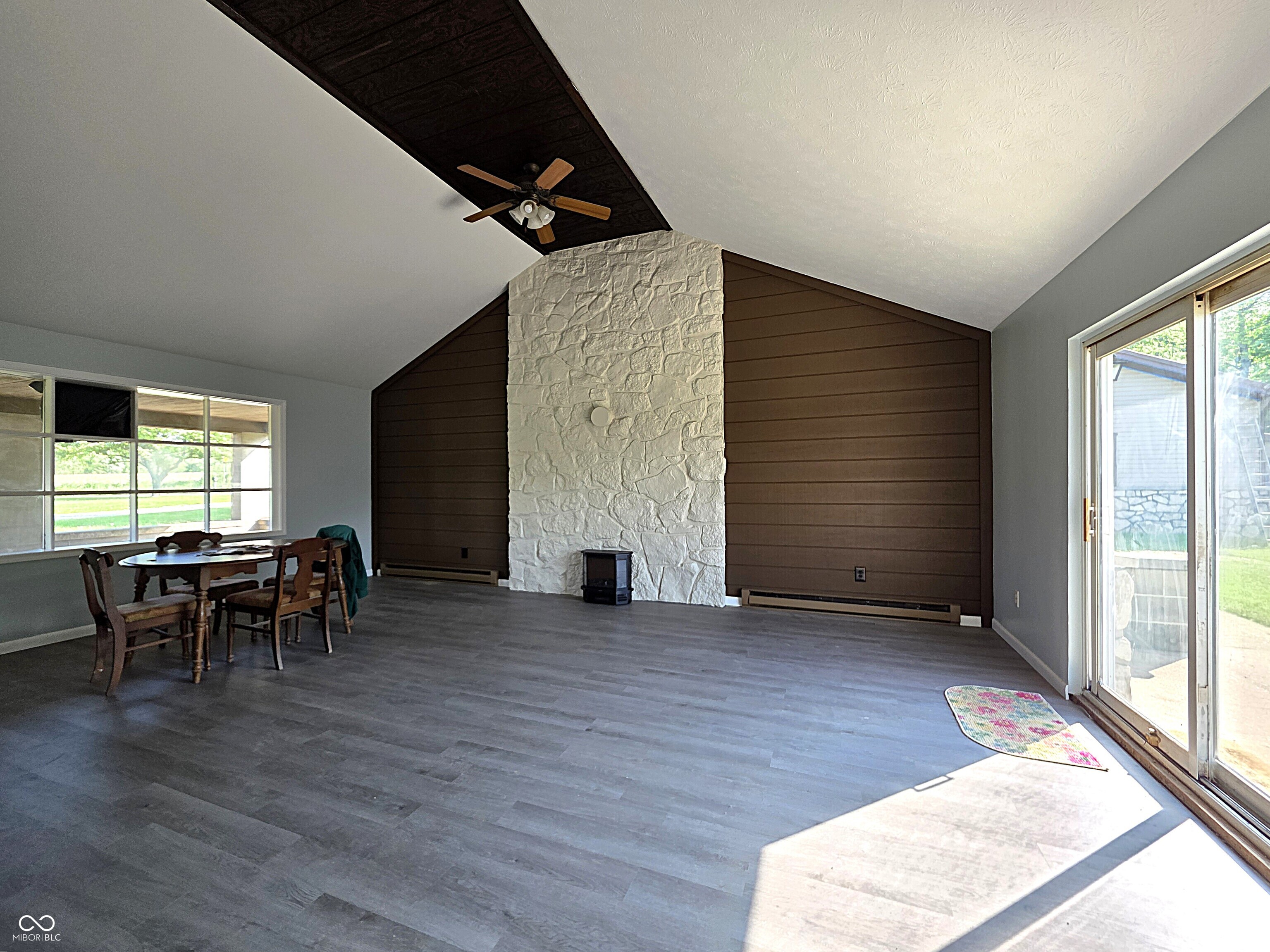 6736 W County Road 675 S