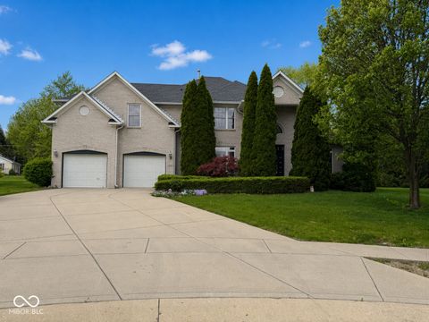 Photo of 4064 Shady Pointe Row, Greenwood, IN 46143 (MLS # 22039842)