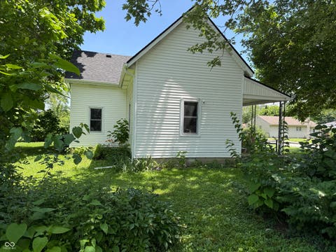 Photo of 901 Columbia Avenue, Alexandria, IN 46001 (MLS # 22107689)