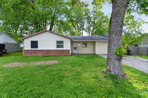 Photo of 1925 N Mitthoefer Road, Indianapolis, IN 46229 (MLS # 22100006)