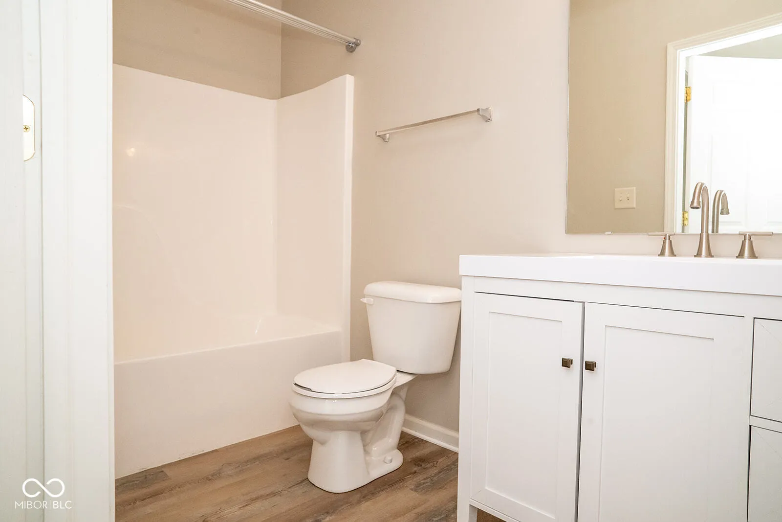 Indianapolis, Indiana 46217, United States, 2 Bedrooms Bedrooms, ,2 BathroomsBathrooms,Residential,Active,175615