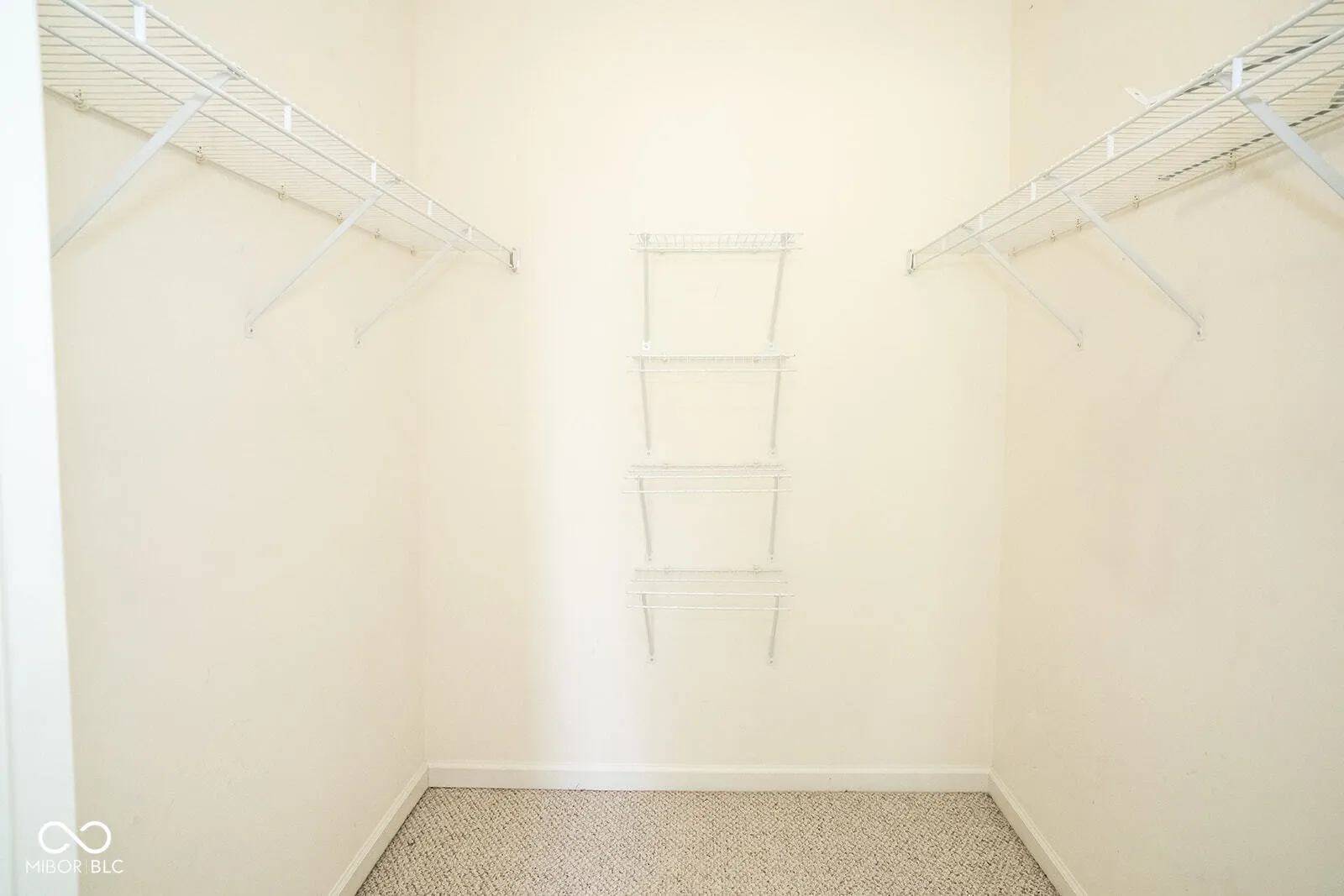 Indianapolis, Indiana 46217, United States, 2 Bedrooms Bedrooms, ,2 BathroomsBathrooms,Residential,Active,175615