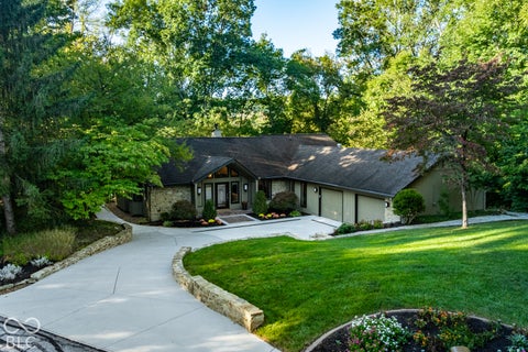 Photo of 4416 Lakeridge Drive, Indianapolis, IN 46234 (MLS # 22126728)