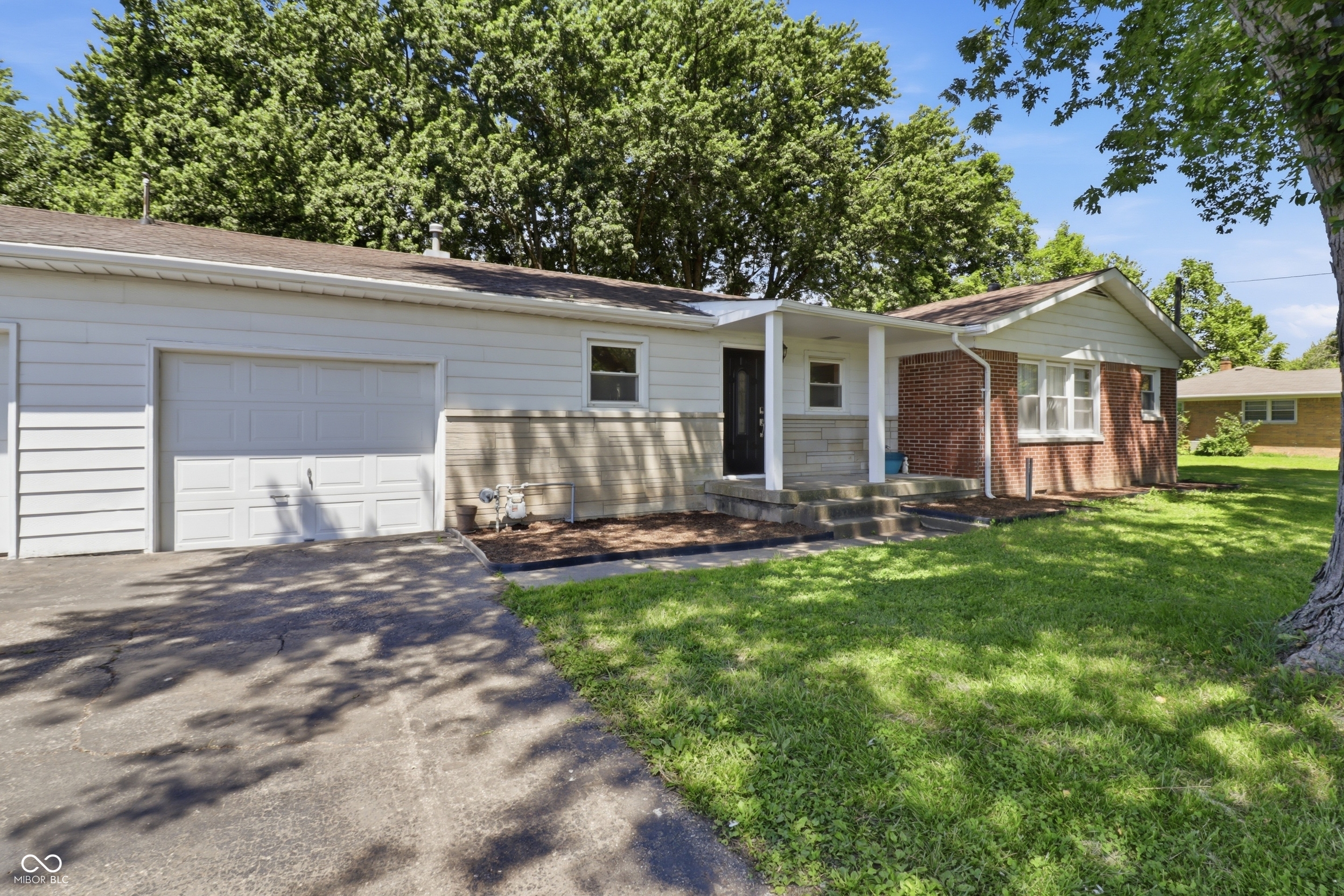 5116 N Raceway Road