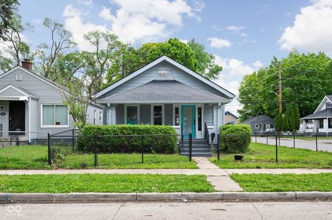 Photo of 601 N Livingston Avenue, Indianapolis, IN 46222 (MLS # 22098040)