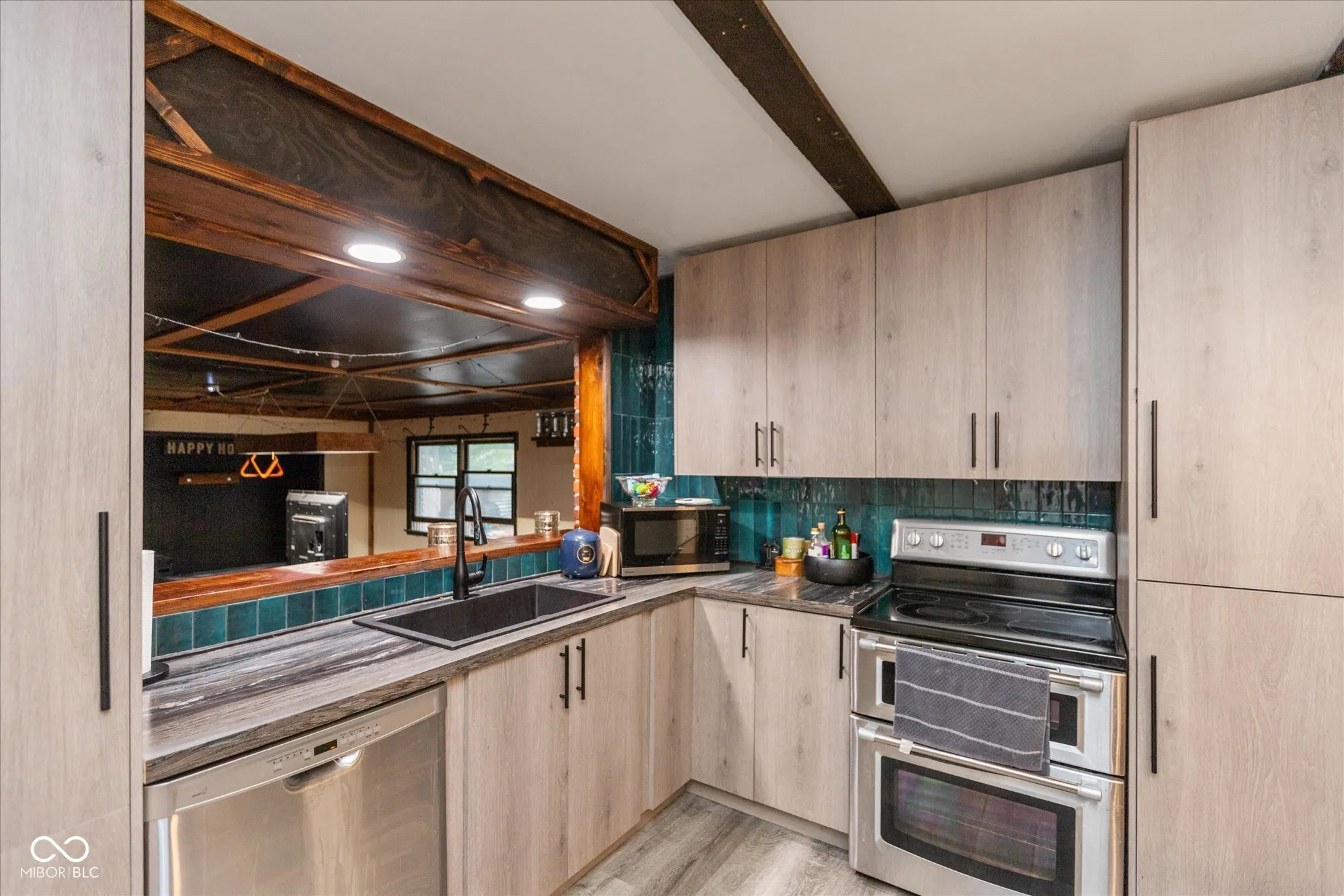 Indianapolis, Indiana 46227, United States, 4 Bedrooms Bedrooms, ,2 BathroomsBathrooms,Residential,Pending,141419