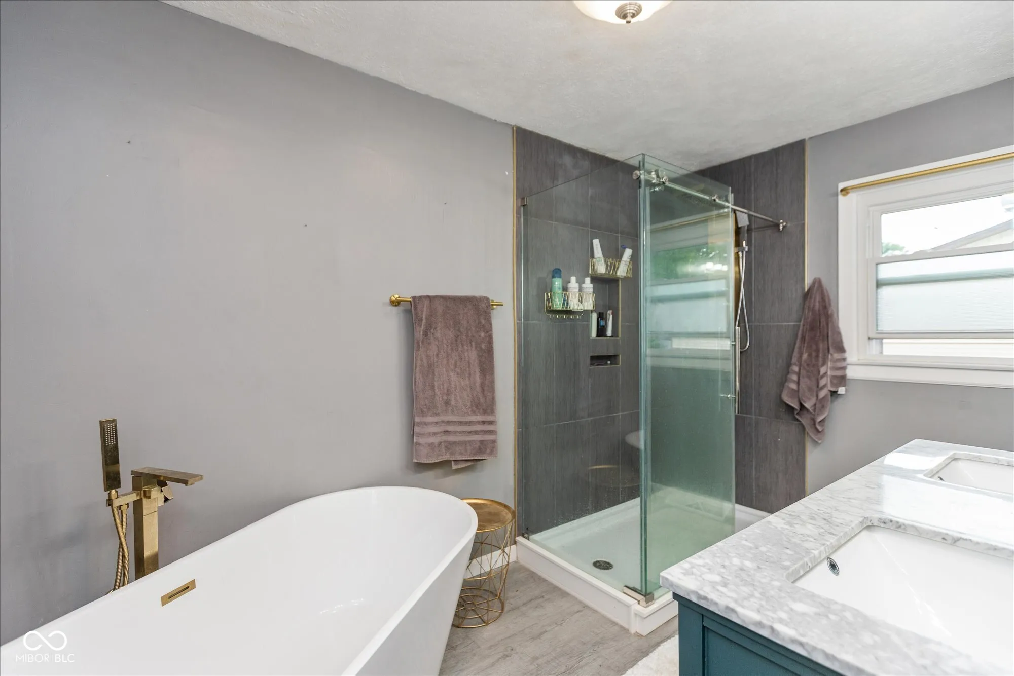 Indianapolis, Indiana 46227, United States, 4 Bedrooms Bedrooms, ,2 BathroomsBathrooms,Residential,Pending,141419