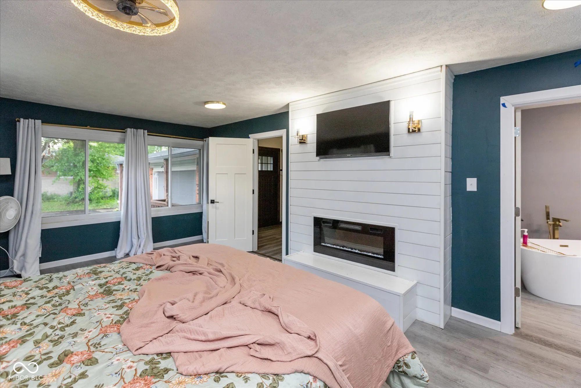 Indianapolis, Indiana 46227, United States, 4 Bedrooms Bedrooms, ,2 BathroomsBathrooms,Residential,Pending,141419