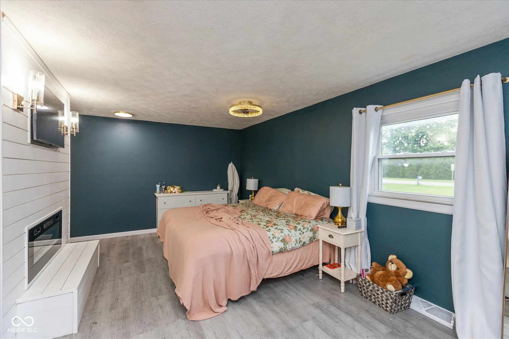 Indianapolis, Indiana 46227, United States, 4 Bedrooms Bedrooms, ,2 BathroomsBathrooms,Residential,Pending,141419