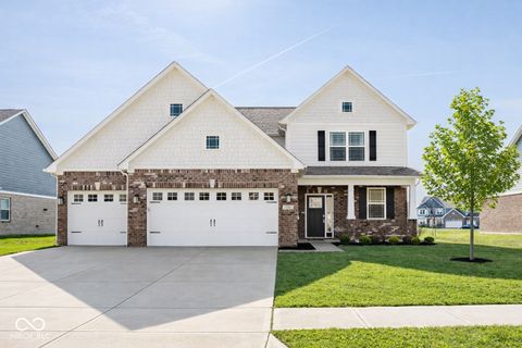 Photo of 1745 Gordon Drive, Greenwood, IN 46143 (MLS # 22091339)