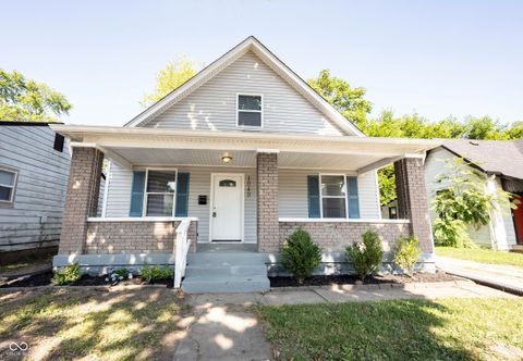 Photo of 1040 Winfield Avenue, Indianapolis, IN 46222 (MLS # 22091637)