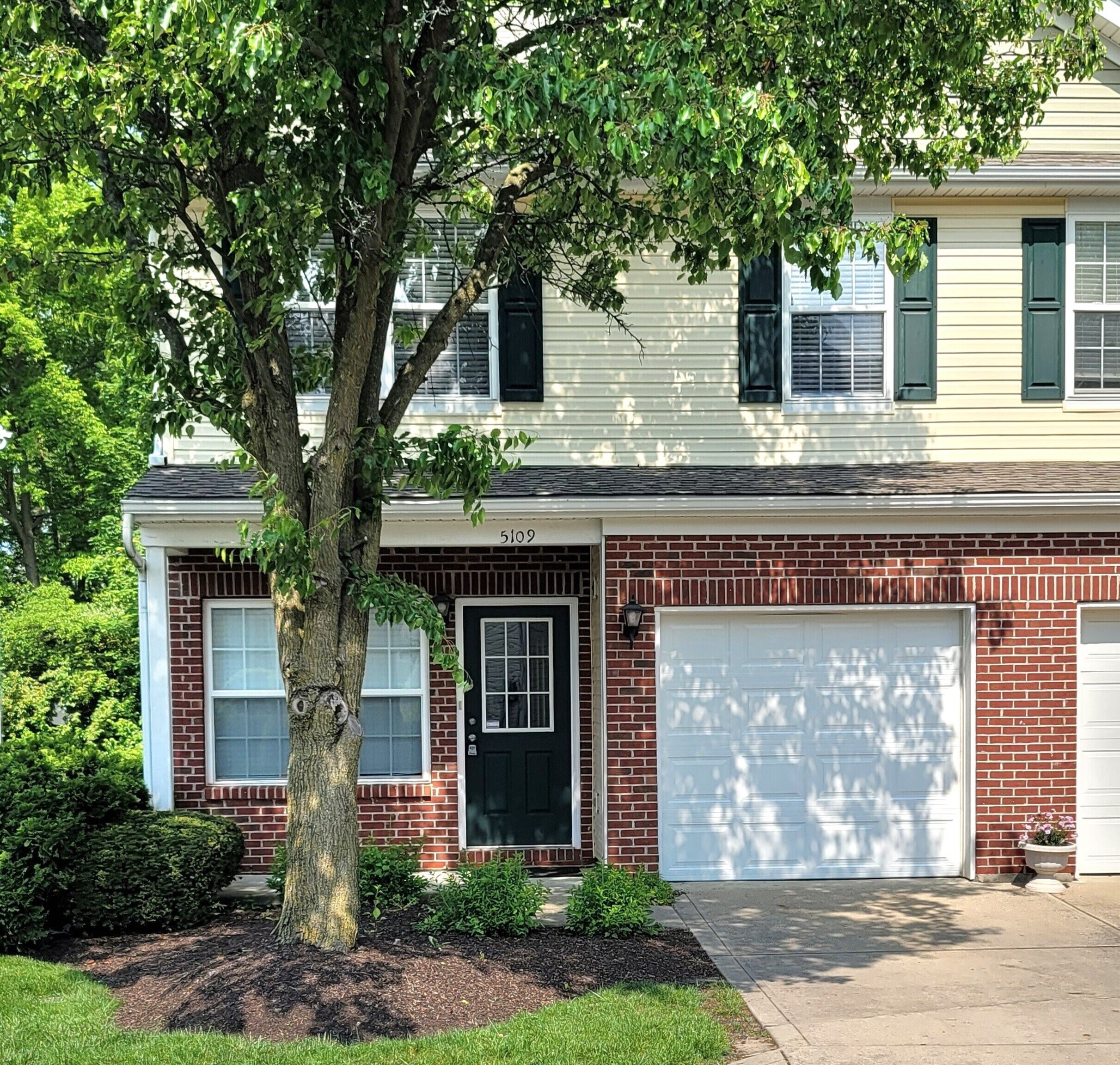 Photo 1 of 28 — 5109 Tuscany Lane, Indianapolis, IN 46254