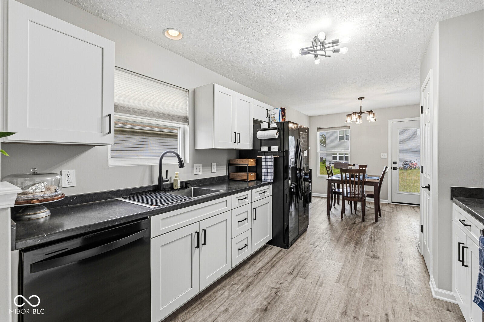 765 Sunvista Drive