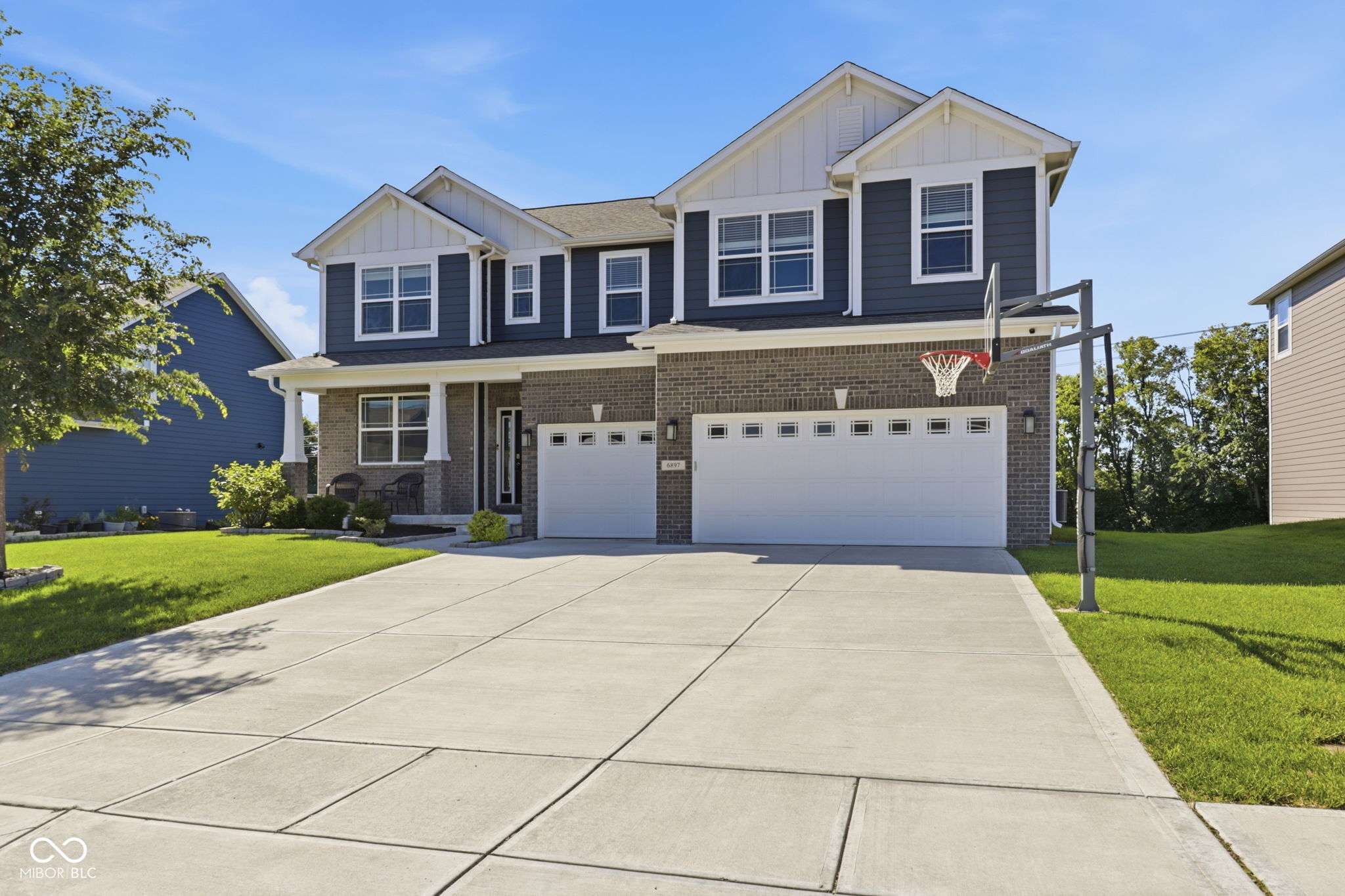 6897 Woodward Way