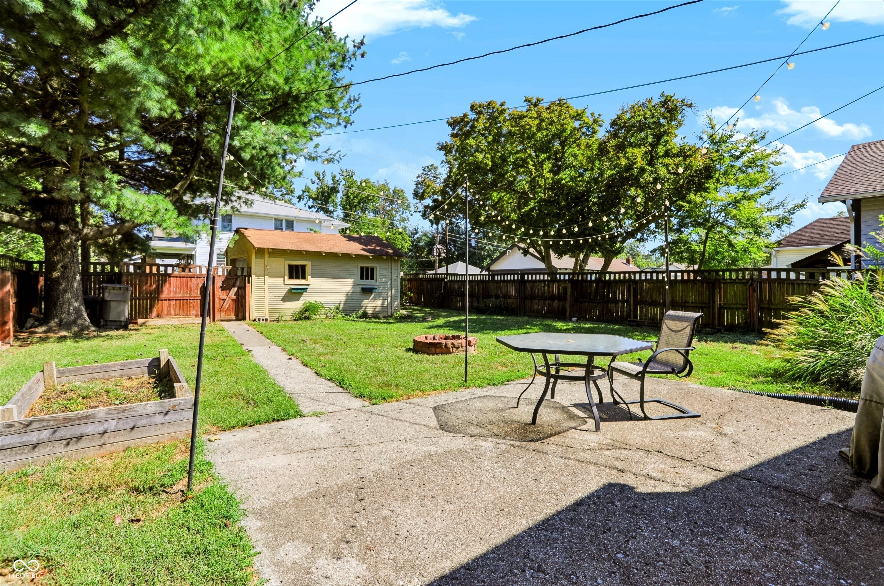 4135 Bowman Avenue