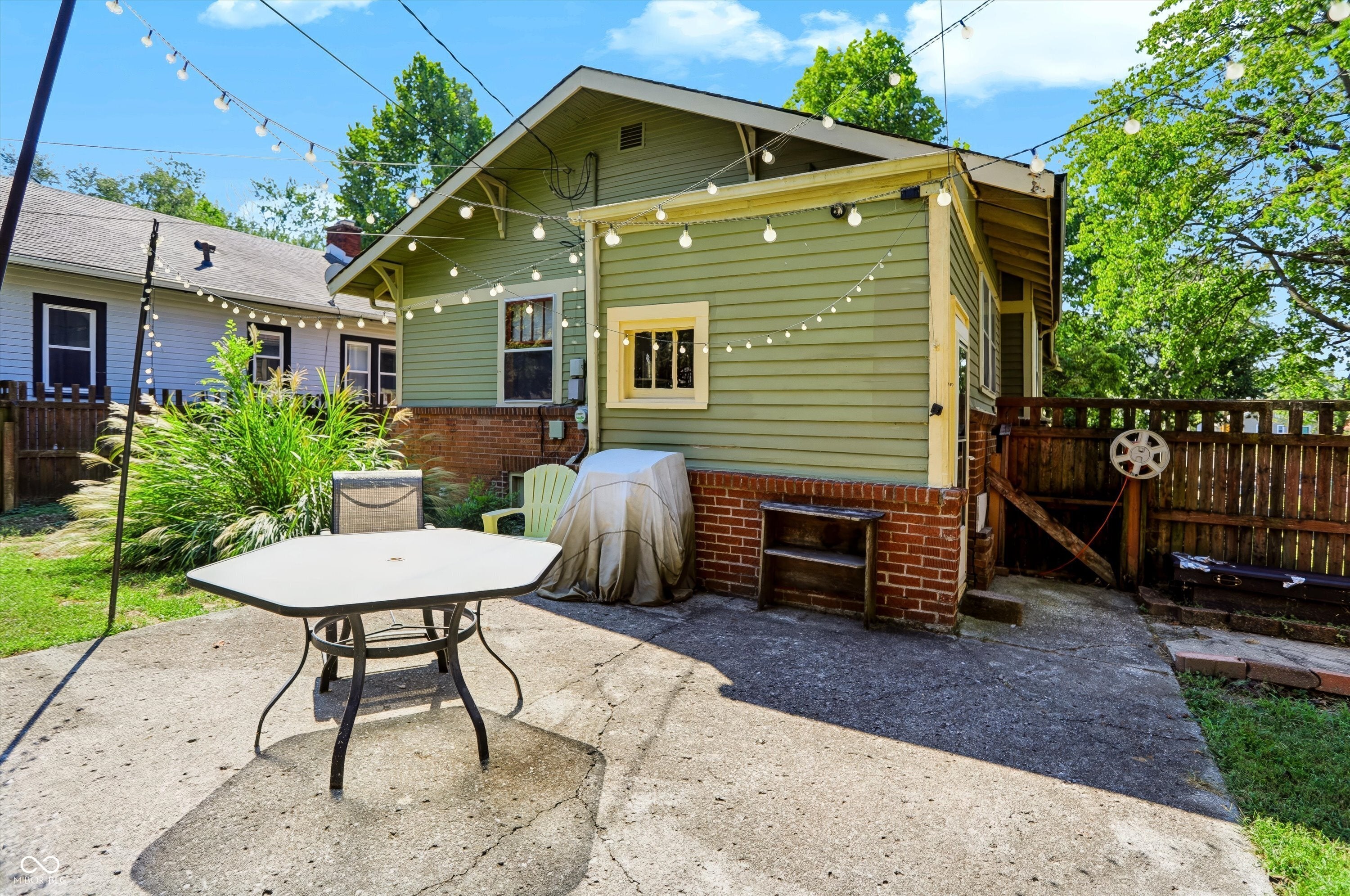4135 Bowman Avenue